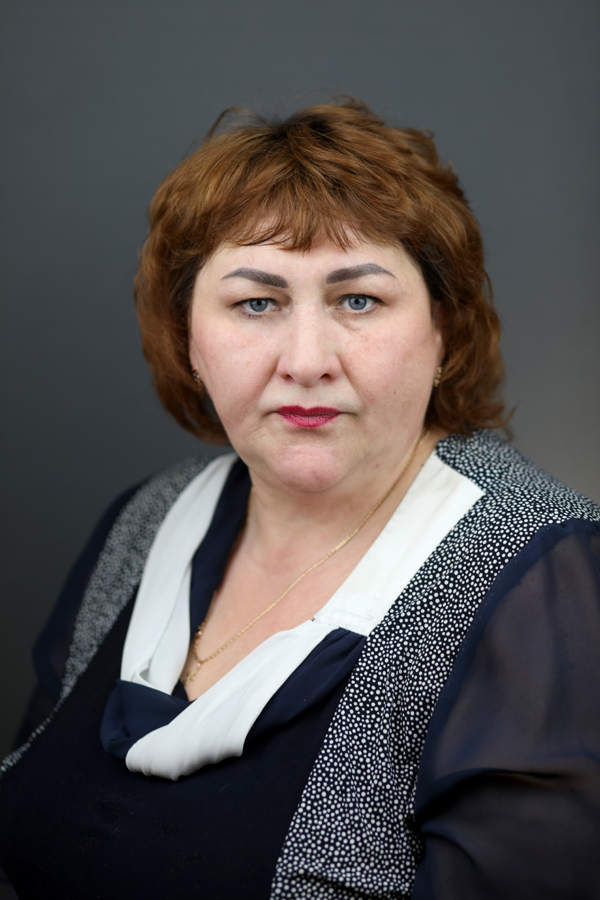 Попова  Светлана Валерьевна.