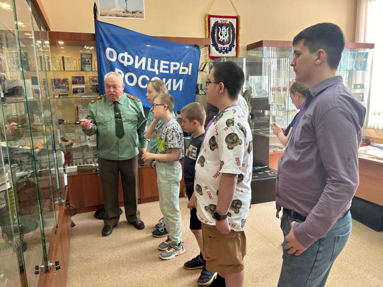 Посещение музея 512 зенитного ракетного полка.